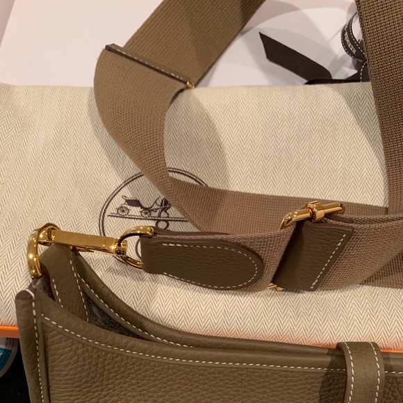 Hermès Evelyne PM etoupe with Gold hardware NEW - Picture 7 of 14